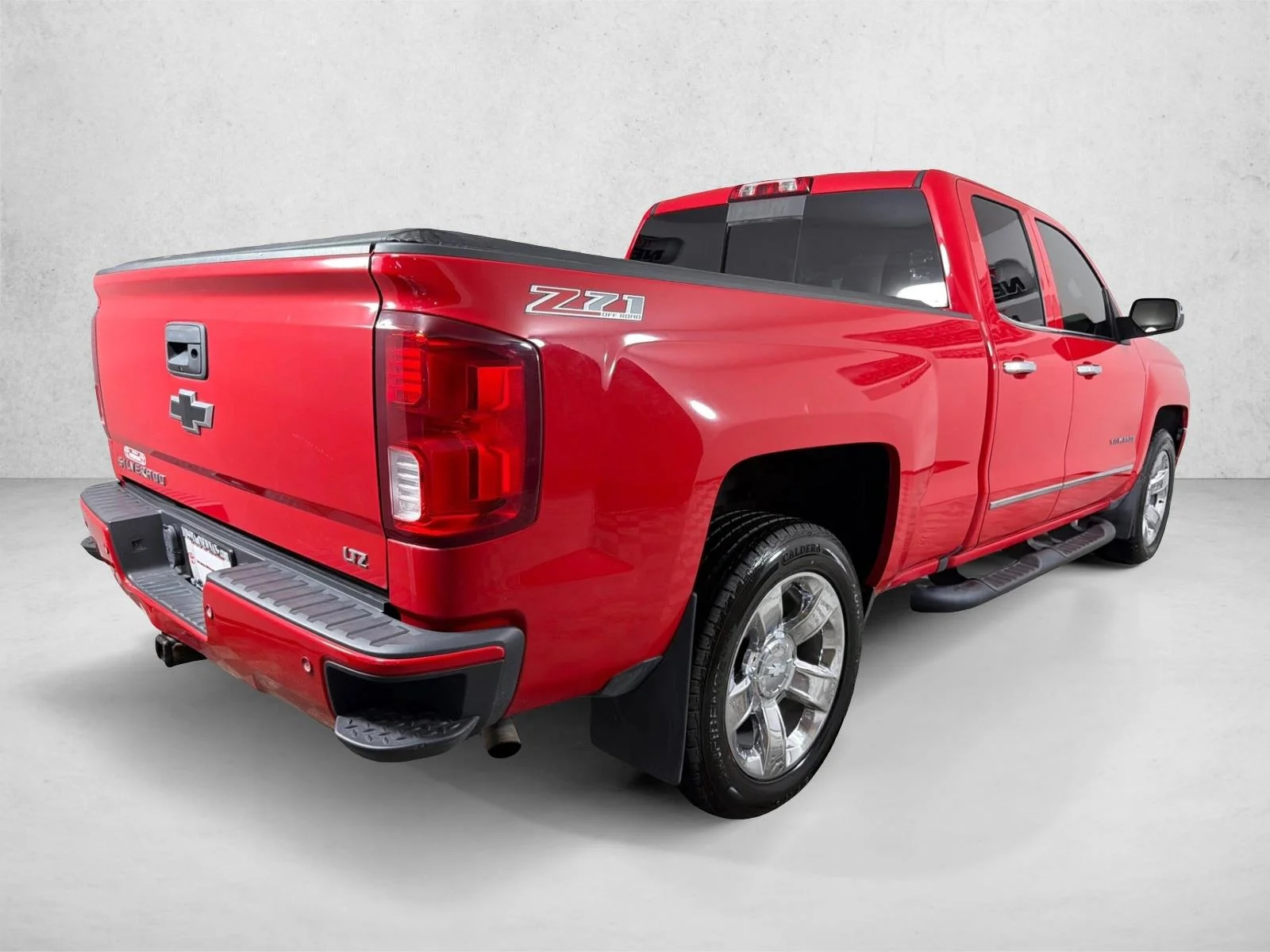 Used 2016 Blue Chevrolet LTZ image 4