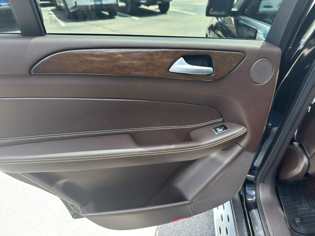 Used 2019 Black Mercedes-Benz 450 4MATIC® image 18