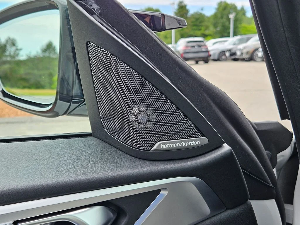 Used 2025 Mineral White Metallic BMW M50 image 34