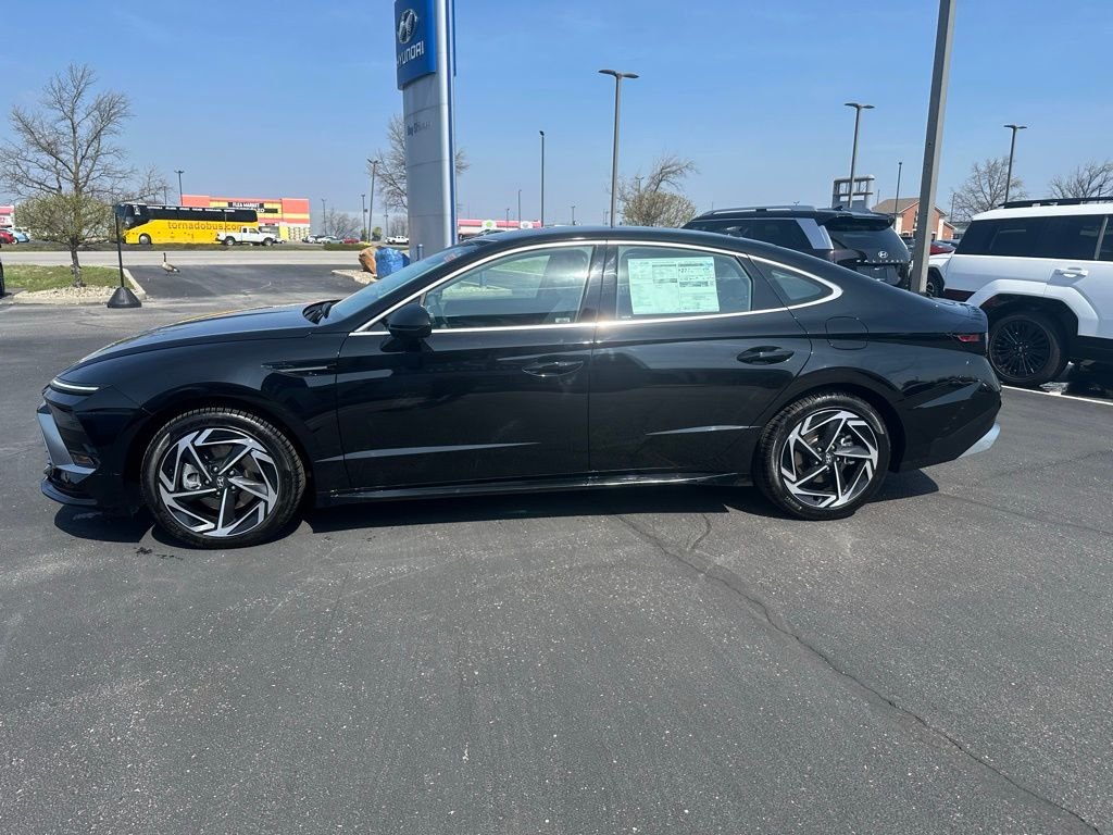 New 2026 Black Hyundai SEL Sport image 5