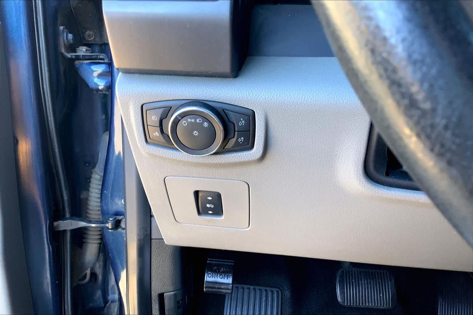 Used 2016 Blue Jeans Metallic Ford XLT image 35