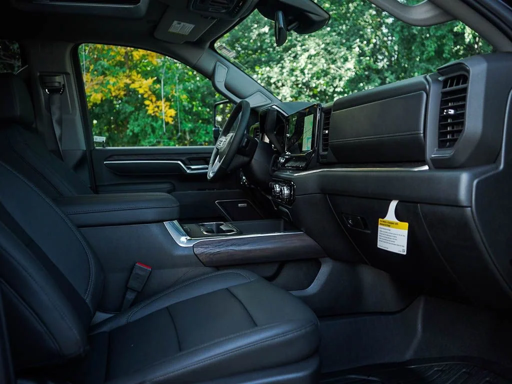 2026 GMC Sierra 3500HD SLT - Photo 9