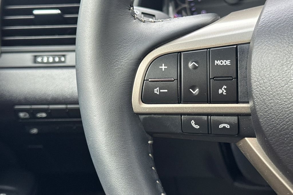 Used 2019 White Lexus 350 image 30