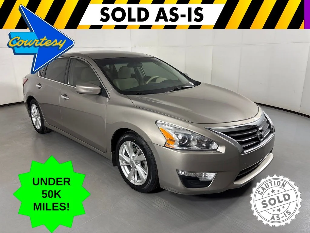 Used 2013 Beige Nissan 2.5 SV image 1