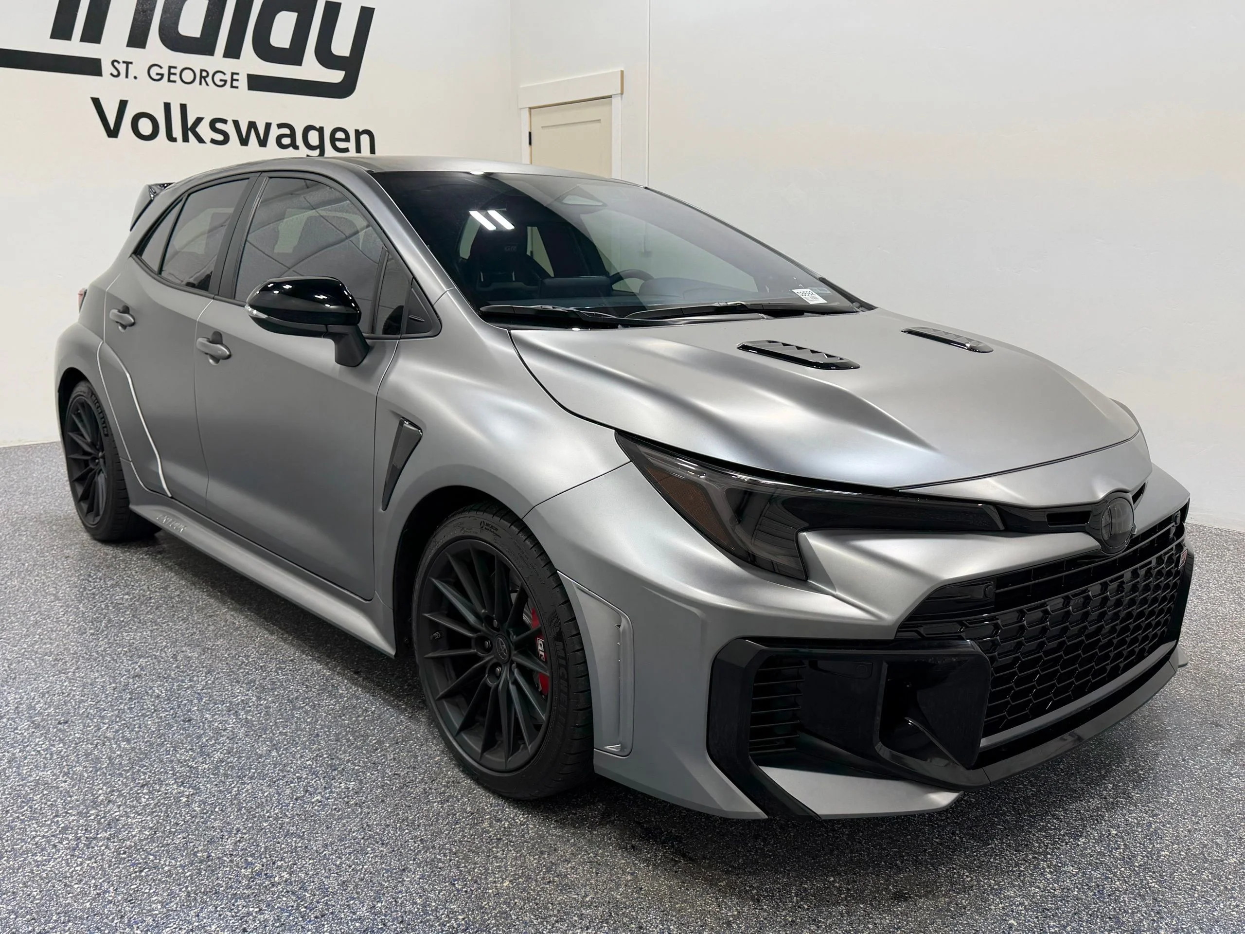 Used 2025 Gray Toyota Premium Plus image 9