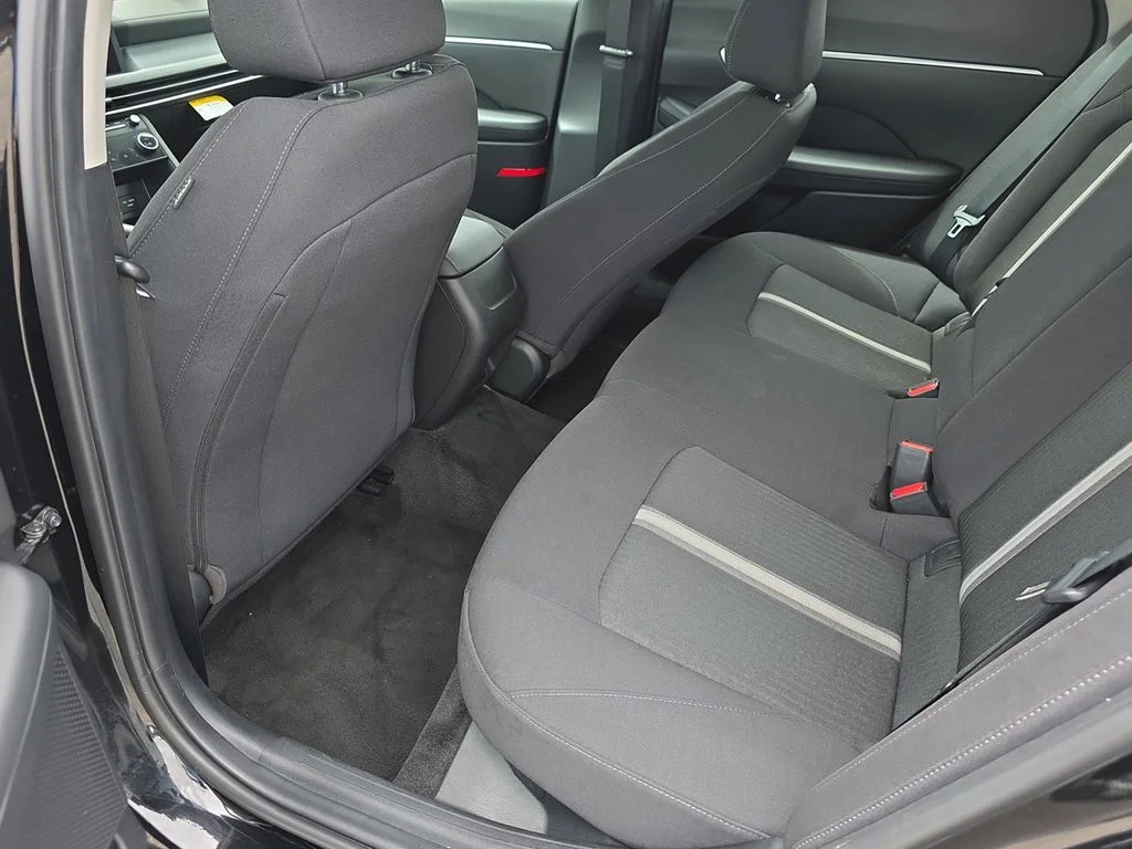 Used 2024 Onyx Black Hyundai SEL image 28