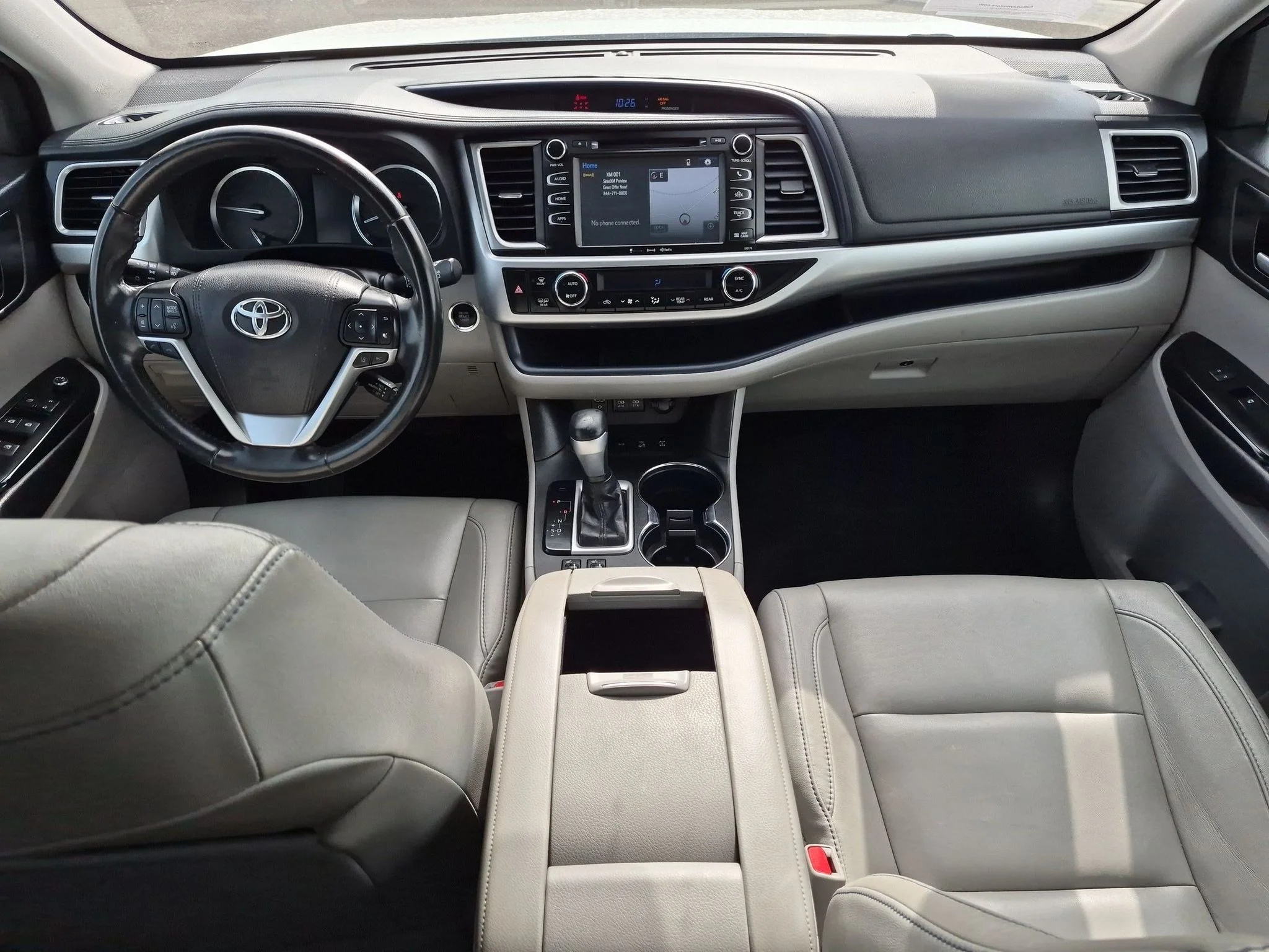 Used 2018 Blizzard Pearl Toyota XLE image 19