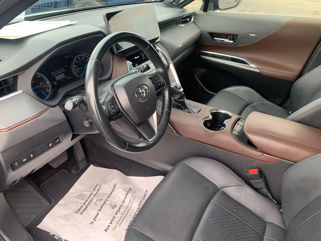 Used 2021 Black Toyota XLE image 11