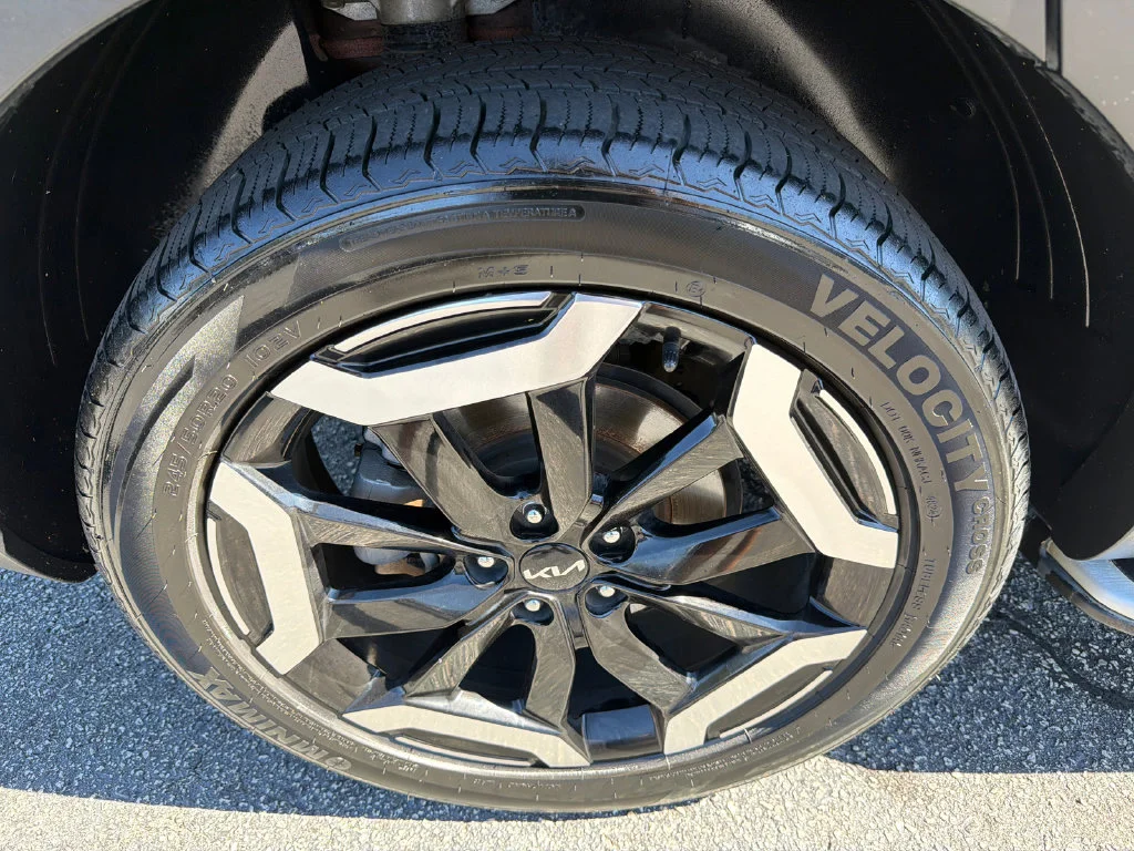 Used 2024 Red Kia EX image 17