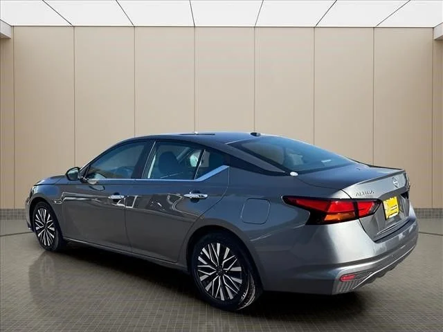 Used 2024 Gray Nissan 2.5 SV image 4