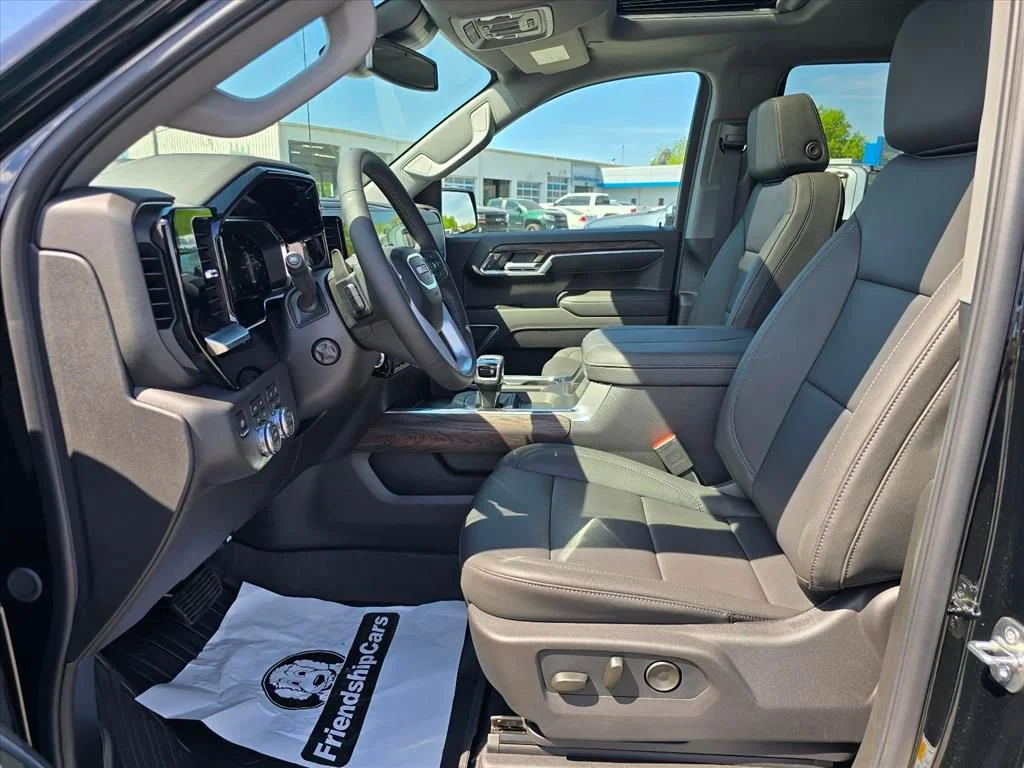 New 2026 Onyx Black GMC SLT image 11