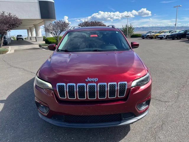 Used 2019 Velvet Red Pearlcoat Jeep Latitude Plus image 3
