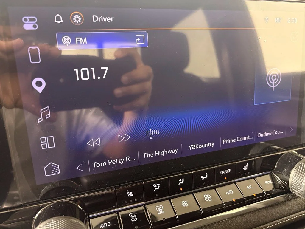 Used 2025 Gray Chevrolet LT image 34