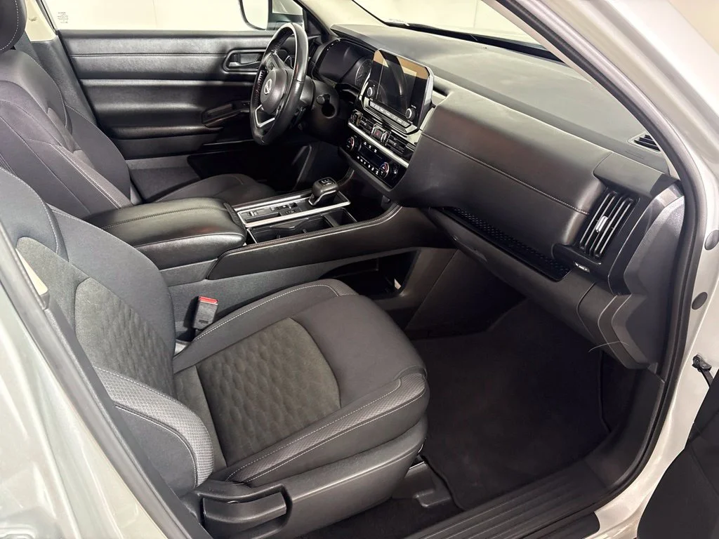 Used 2024 Silver Nissan SV image 17