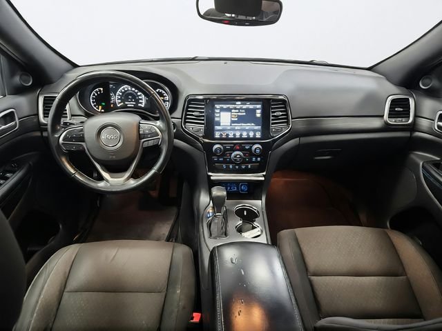 Used 2019 White Jeep Laredo image 18