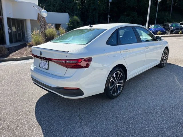 2026 Volkswagen Jetta Sport - Photo 3