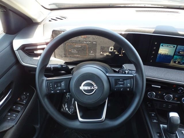 Used 2025 Brown Nissan SV image 8