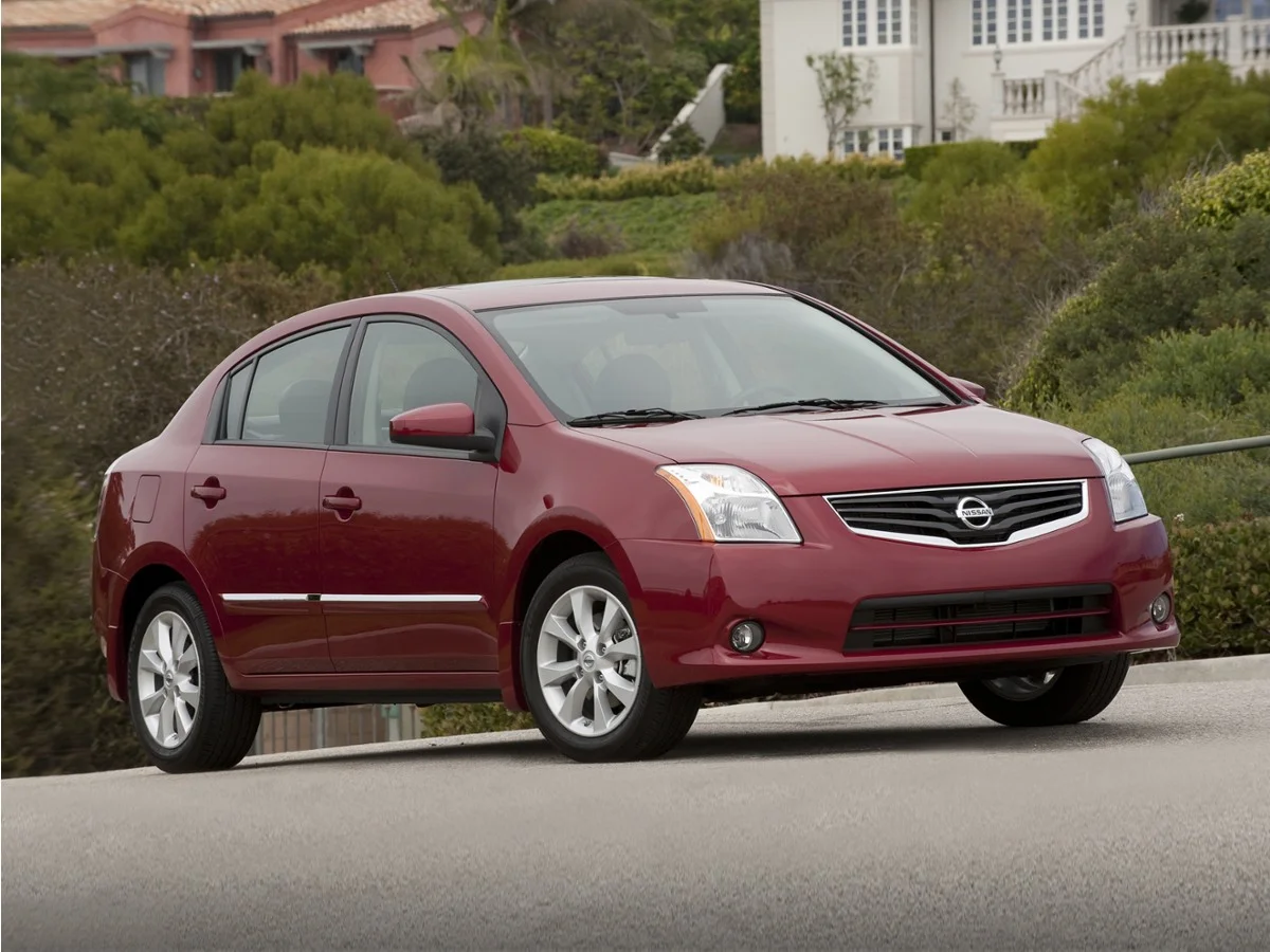 Used 2012 Silver Nissan 2.0 SL image 1