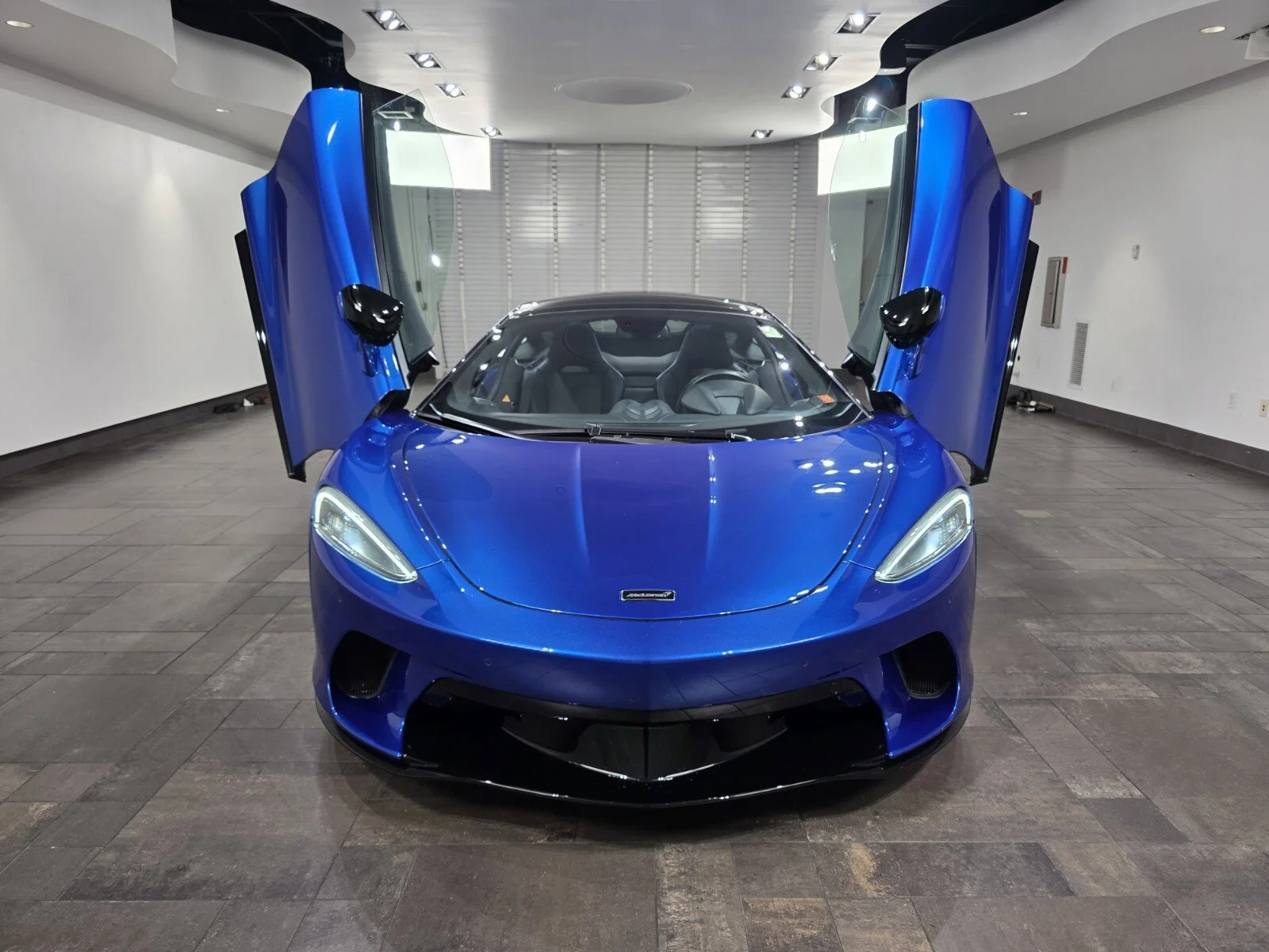 Used 2023 MSO Volcano Blue McLaren  image 20