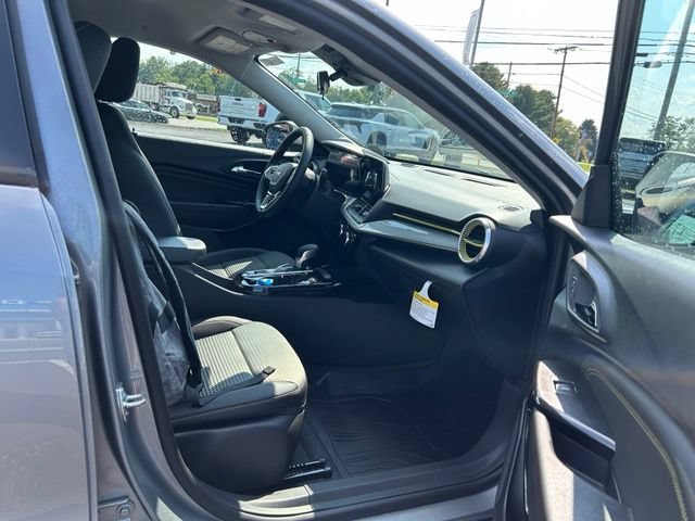 2026 Chevrolet Trax LT - Photo 9