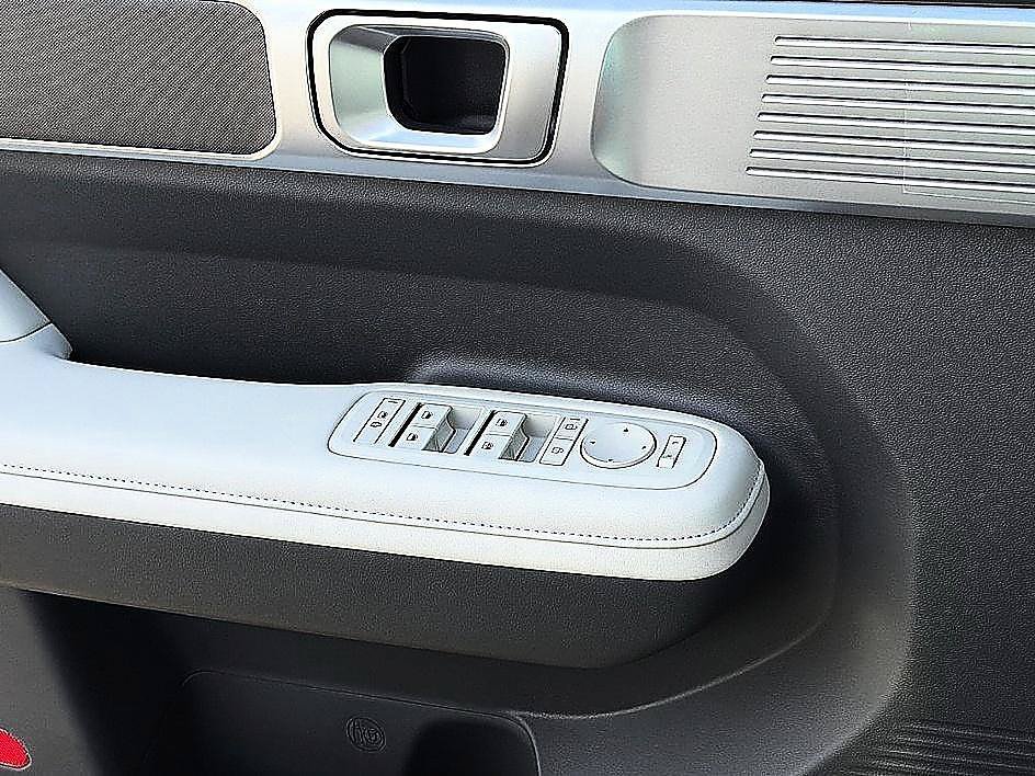New 2027 Ecotronic Gray Hyundai SEL AWD image 14