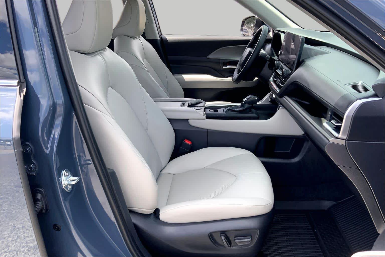 Used 2025 Storm Cloud Toyota XLE image 9