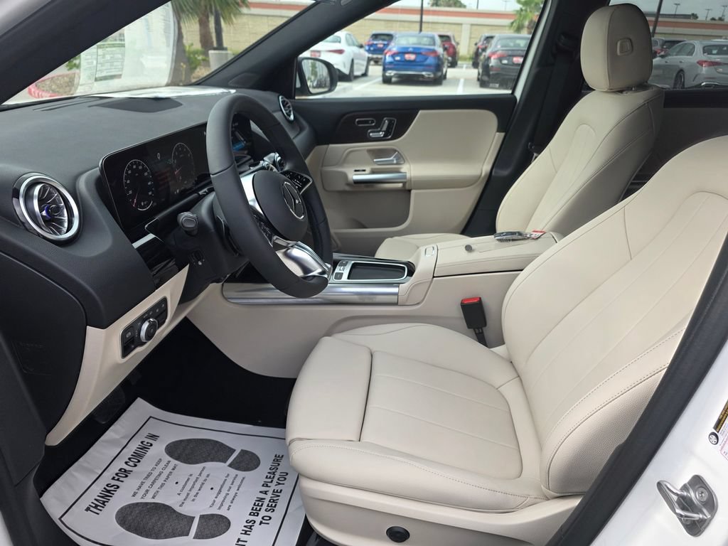 New 2026 Polar White Mercedes-Benz GLA 250 image 38