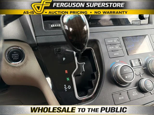 Used 2016  Toyota XLE image 15