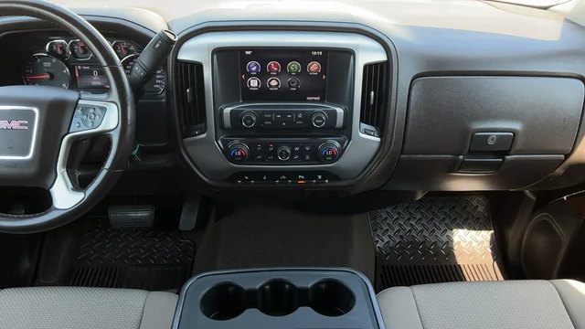 Used 2015 White GMC SLE image 18