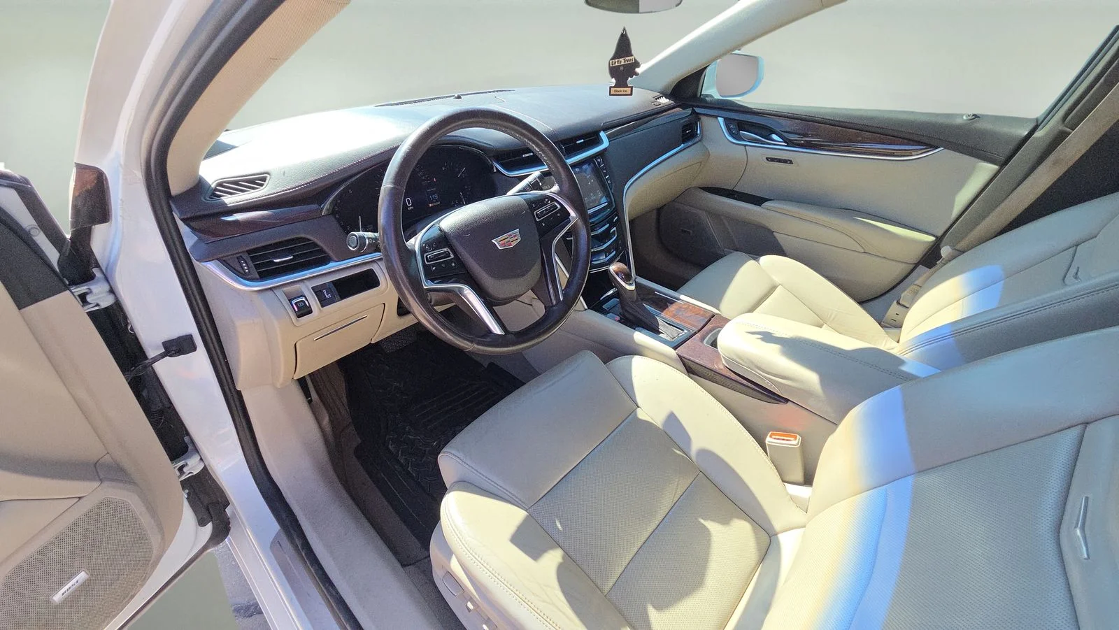 Used 2016 White Cadillac Luxury image 26