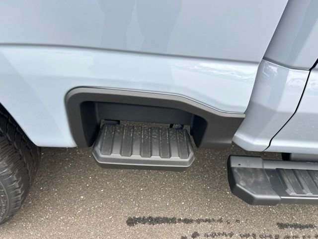 New 2026 Glacier Gray Metallic Tri-Coat Ford F-250® Lariat® image 17