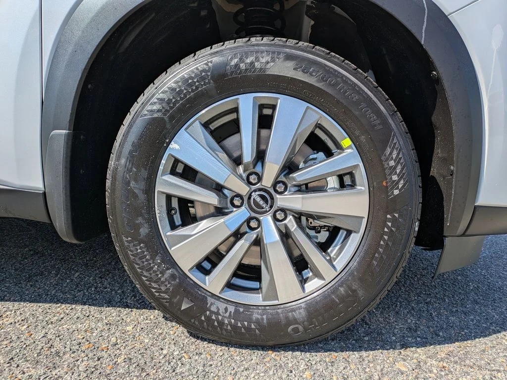 New 2026 Everest White Pearl TriCoat Nissan SL image 11