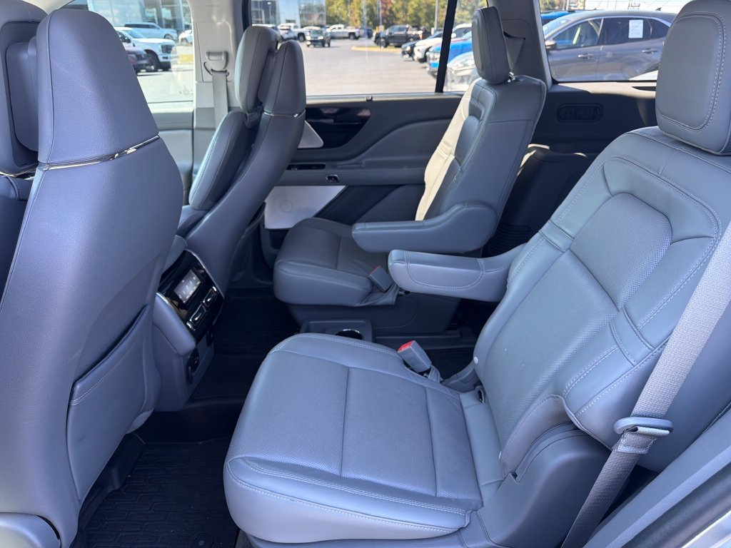 Used 2021 Silver Lincoln Reserve image 14