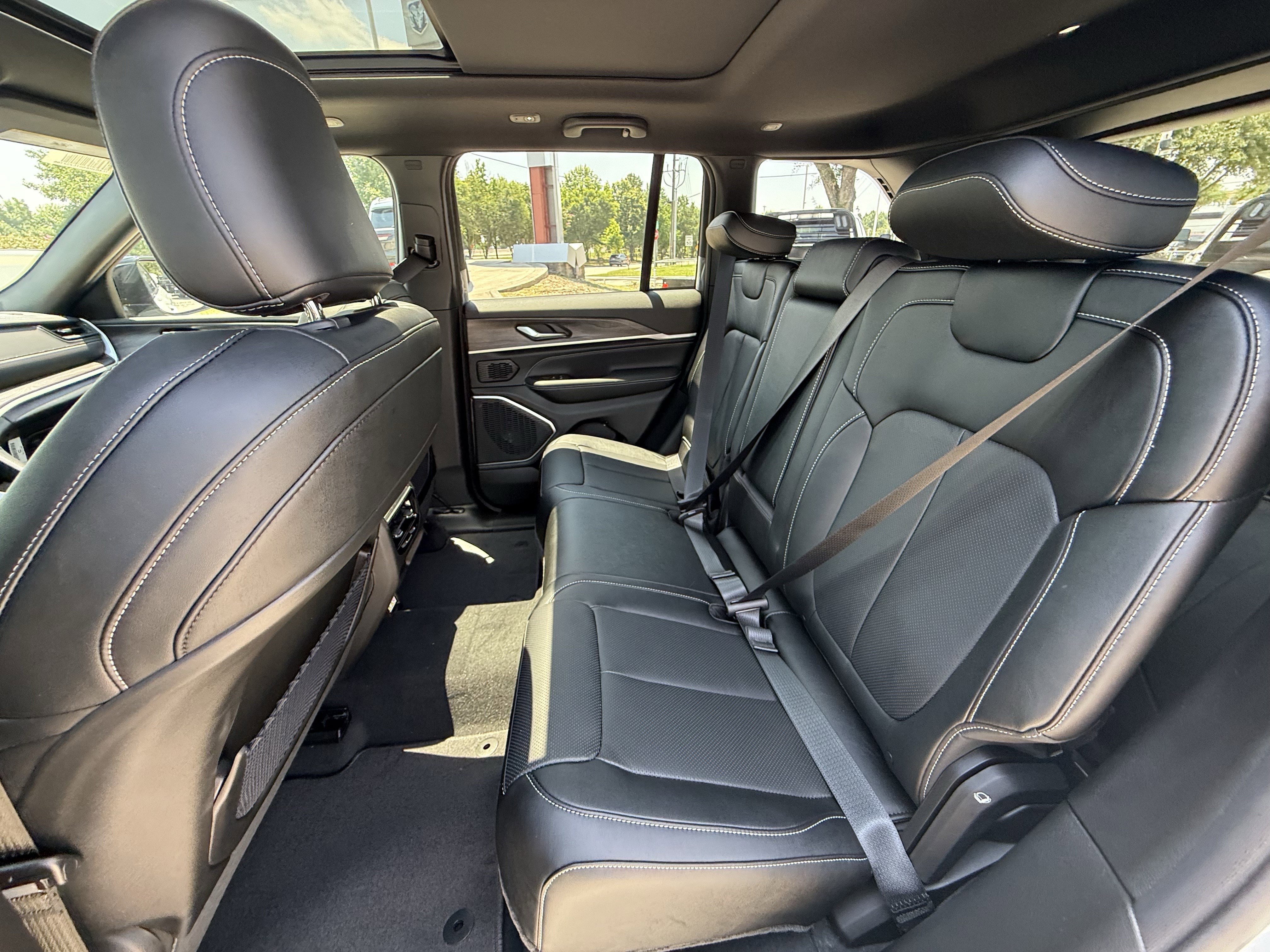 New 2026 Bright White Clearcoat Jeep Limited Reserve image 15