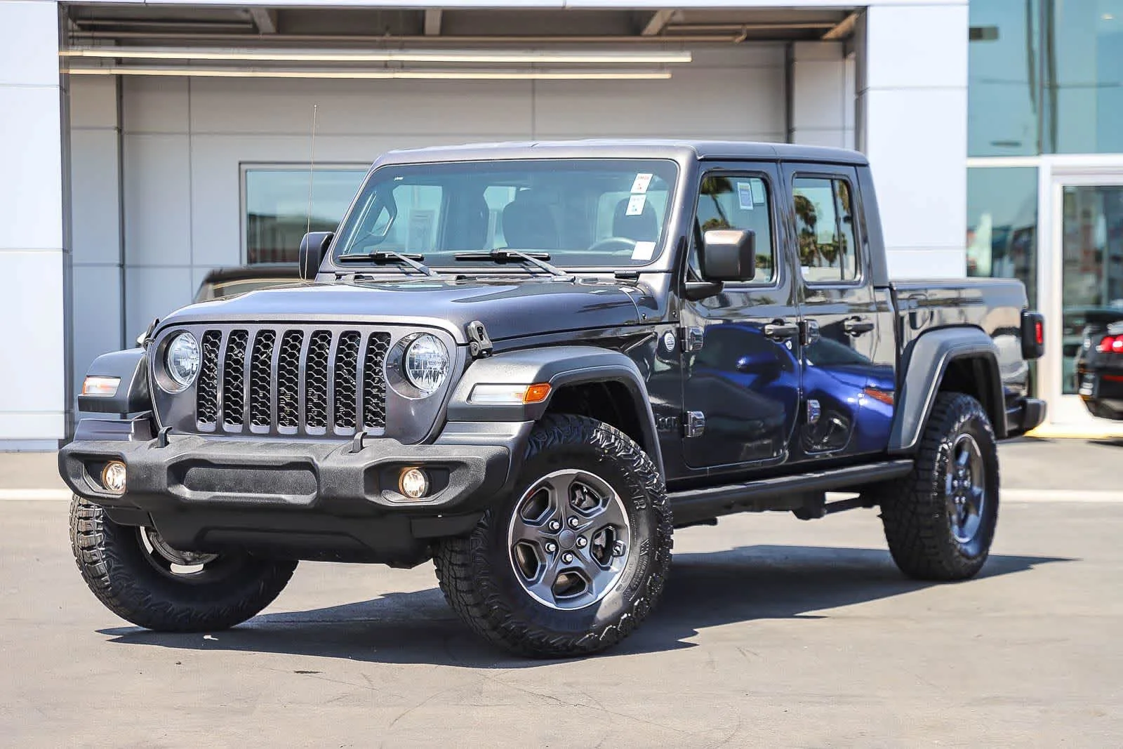 2020 Jeep Gladiator Sport's photo