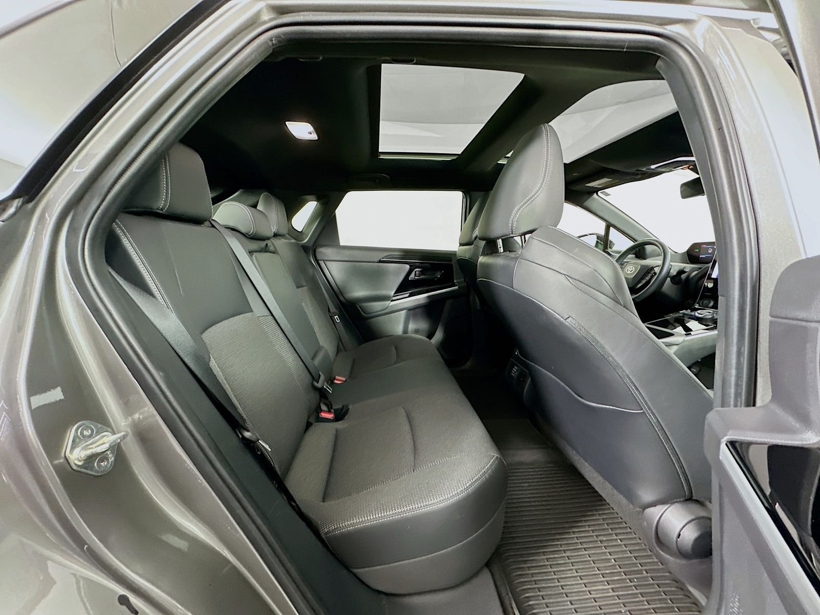 Used 2023 Heavy Metal Toyota XLE image 27