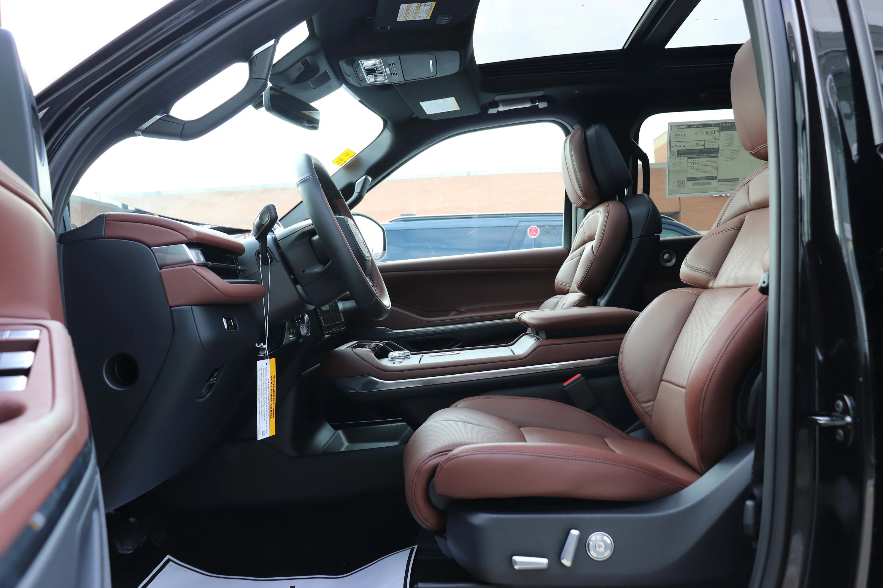 New 2026 Infinite Black Metallic Clearcoat Lincoln Reserve image 7