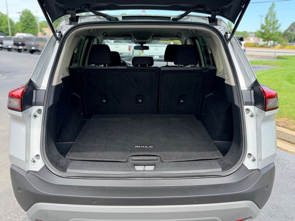Used 2023 Silver Nissan SV image 30