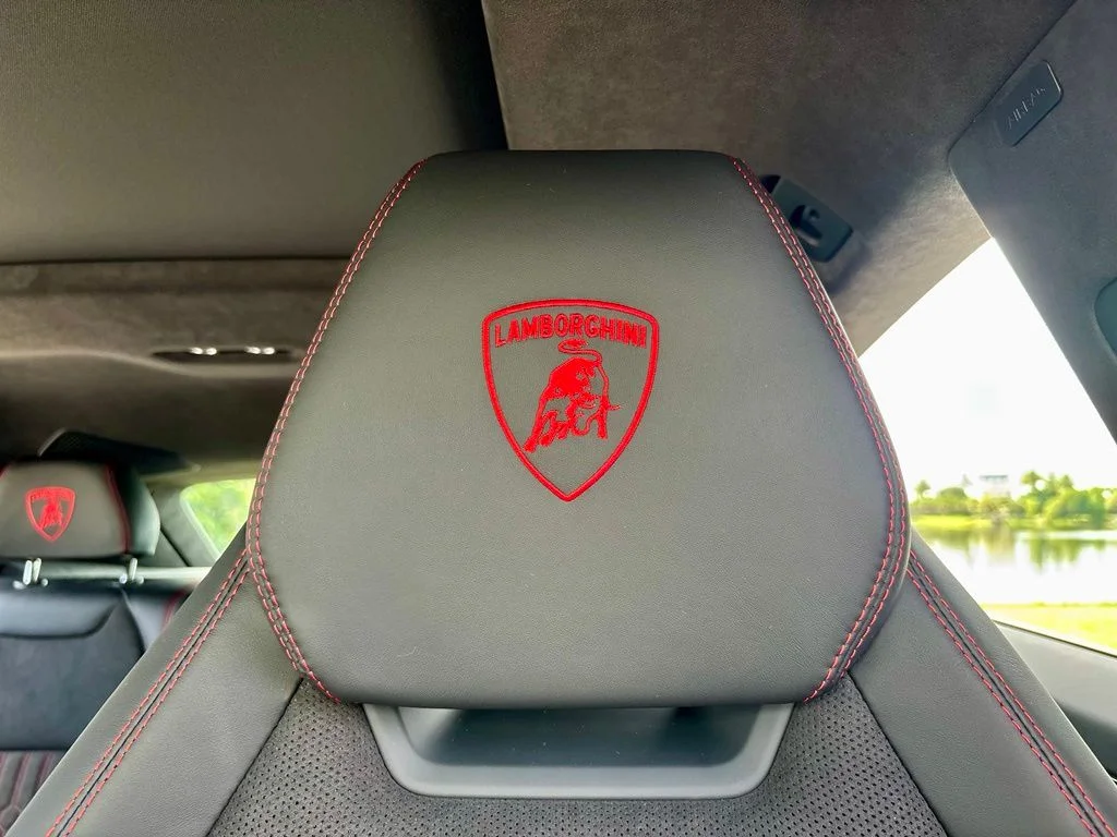 New 2026 Red Lamborghini SE image 27