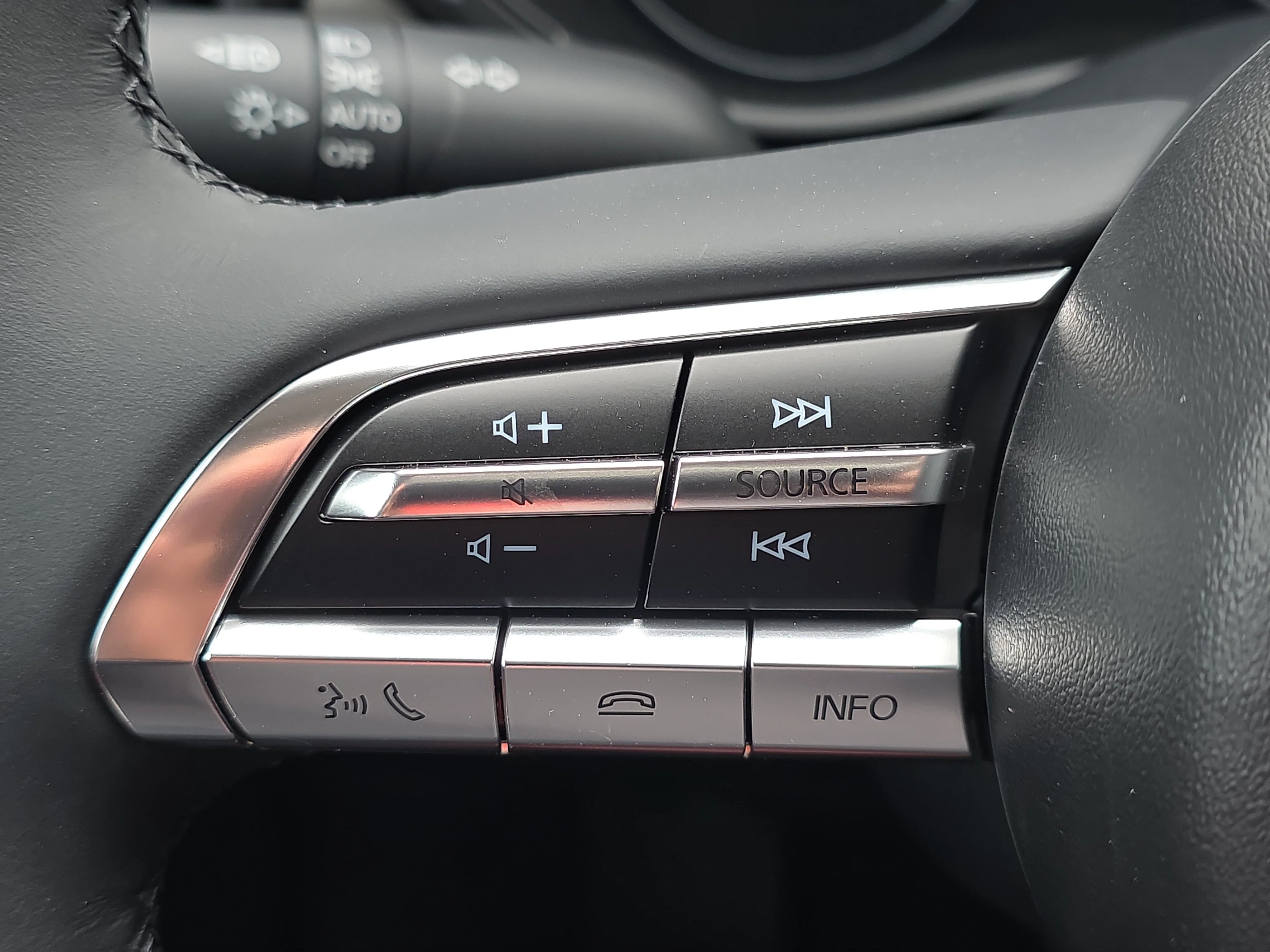 New 2026 Wind Chill Pearl Mazda Premium image 39