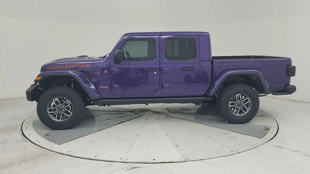 New 2026 Reign Exterior Paint Jeep Mojave X image 8