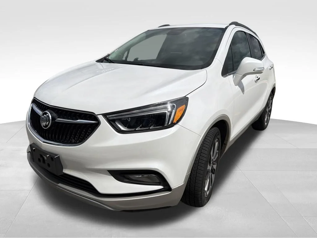 Used 2018 White Frost Buick Essence image 4