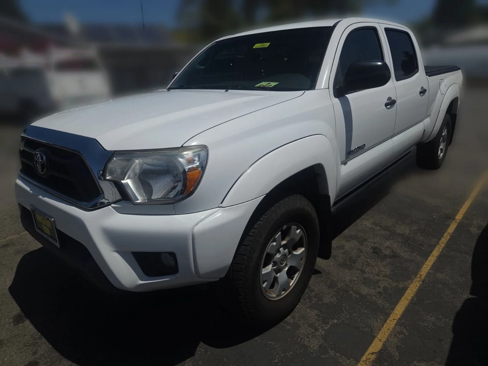 Used 2015 Super White Toyota Base image 17