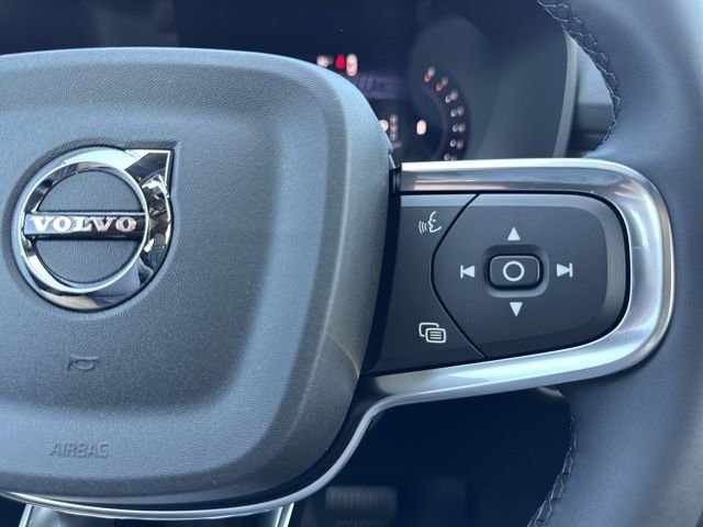2026 Volvo XC40 Ultra Black Edition - Photo 18