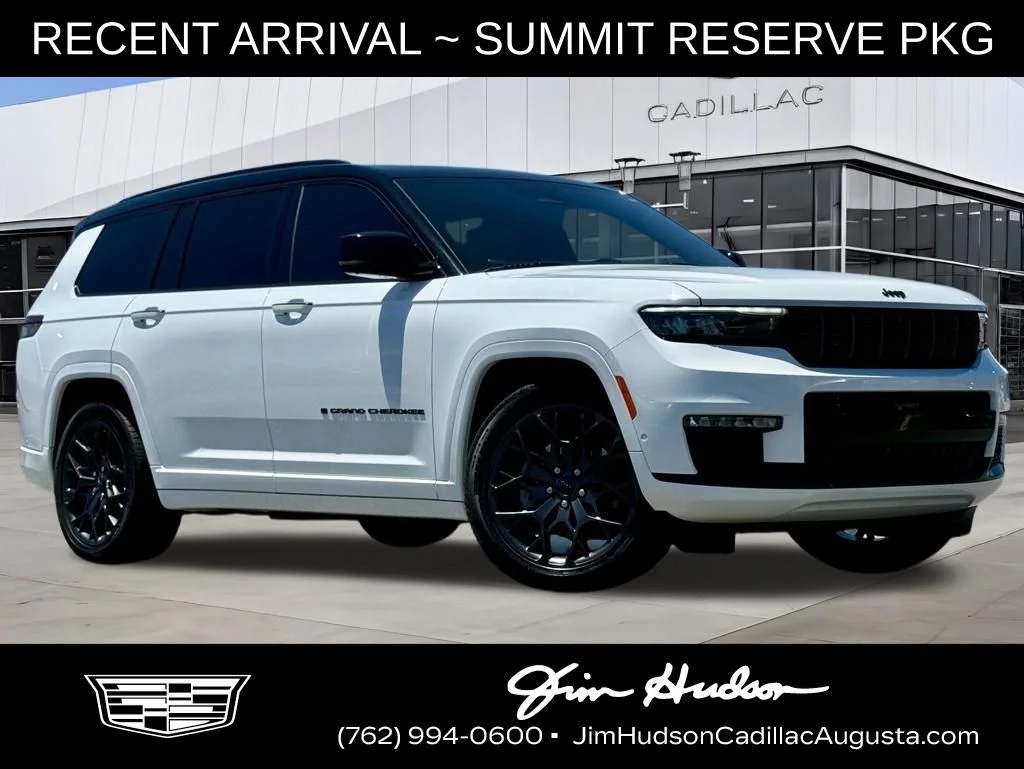 Used 2025 White Jeep Summit image 1