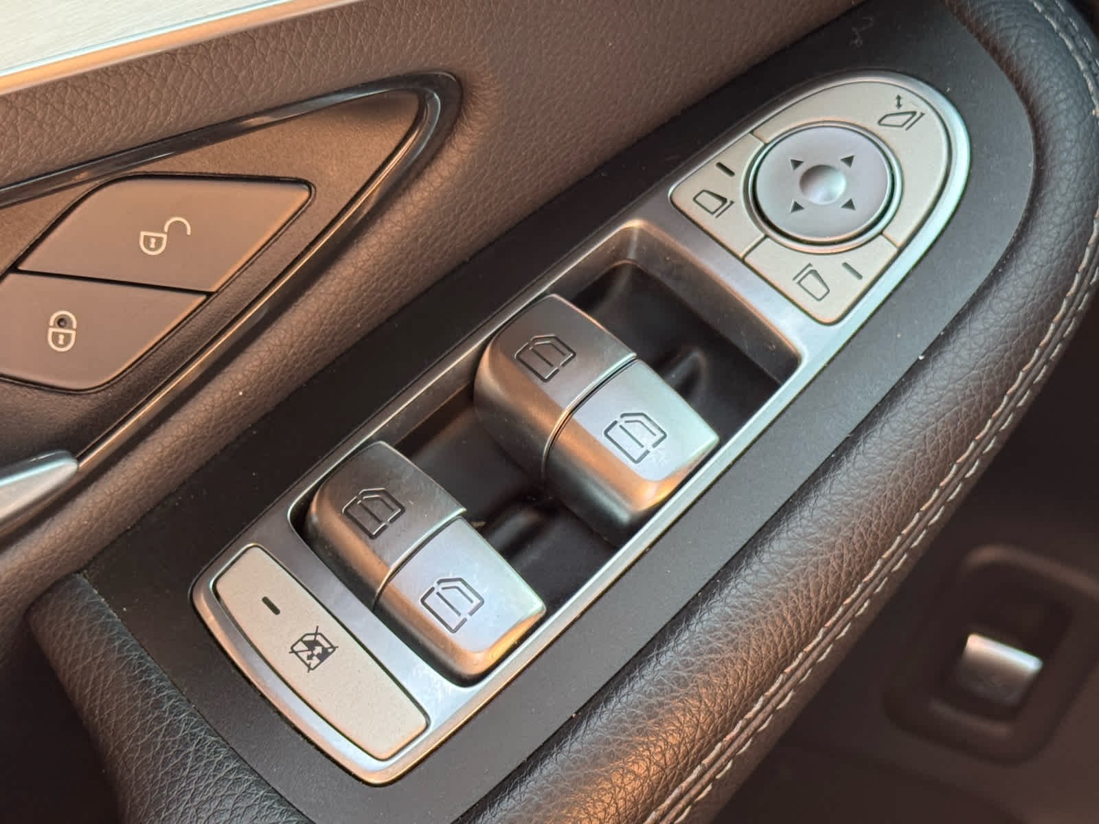 Used 2019 Mojave Silver Metallic Mercedes-Benz GLC 300 image 31