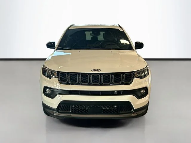 Used 2025 White Jeep Latitude image 8