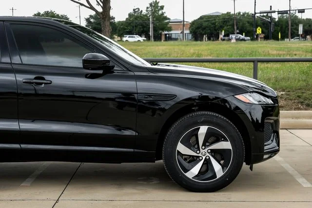 2026 Jaguar F-Pace R-Dynamic S - Photo 9