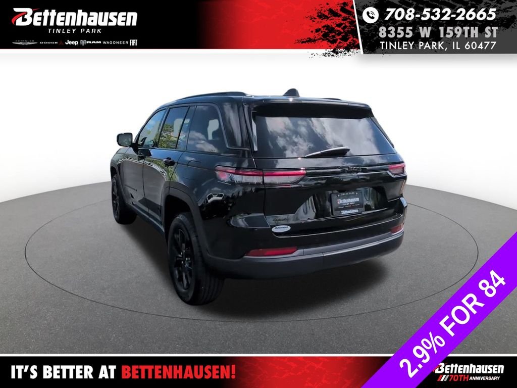 New 2026 Diamond Black Crystal Pearl-Coat Exterior Paint Jeep Altitude image 11