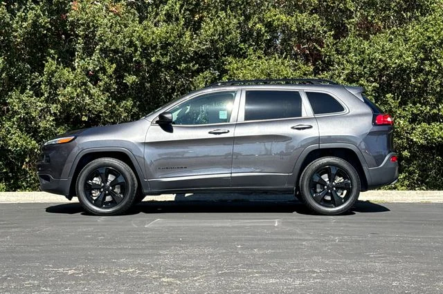 Used 2016 Gray Jeep High Altitude image 7